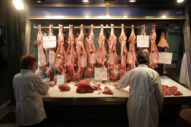 Πασχαλινός μποναμάς: Μοίρασαν κρέας αξίας 50.000 ευρώ στους φτωχούς 